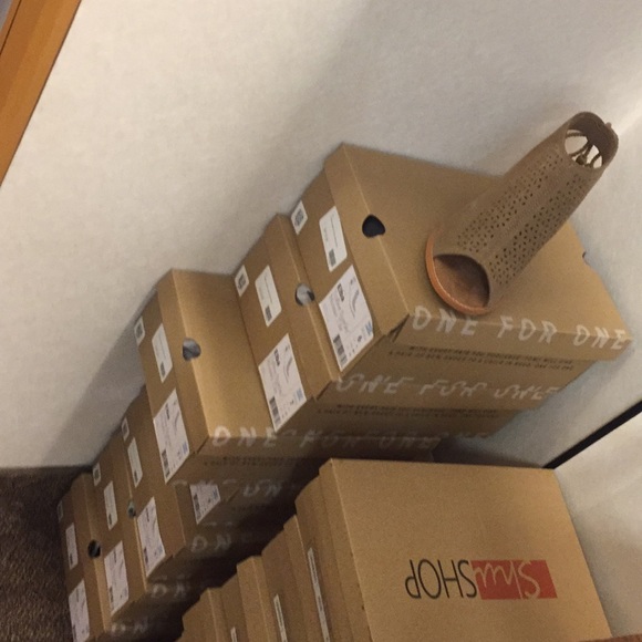 Brand new with tag and box toms Elba bootie - Picture 6 of 6